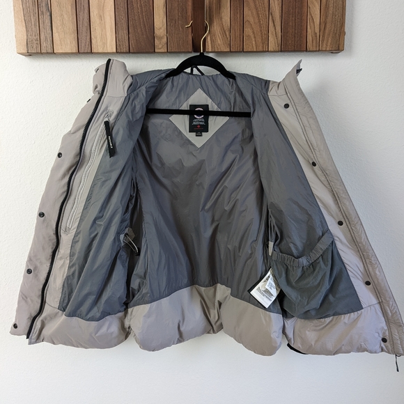Canada Goose Alliston Packable Down Jacket in Moonstone Grey, S - Picture 4 of 6